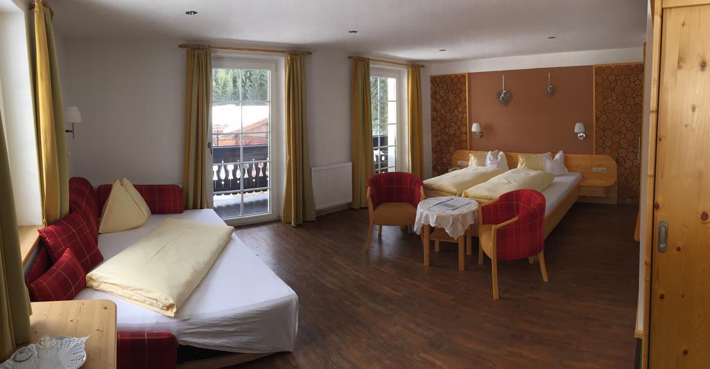 Hotel Garni Gruenmoos Sankt Jakob in Defereggen Extérieur photo